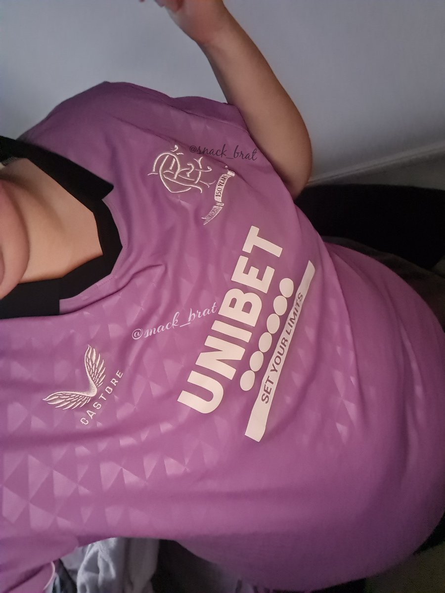 Kicking off our content for the day with this little supportive pic for our ladies in blue!
.
.
#TheSnackBrat #sfw #nsfw #bbw #submissive #brat #domme