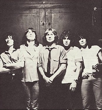 GeorgiosMasman2's tweet photo. #OnThisDay 1981 #UFO released The Wild, The Willing &amp; The Innocent #NeilCarter was a welcomed addition #PaulChapman provides punishing rhythm &amp; blistering leads &amp; #PhilMogg evolves to Springsteen of #HardRock A landmark UFO album. https://t.co/hJFXnDDYMG