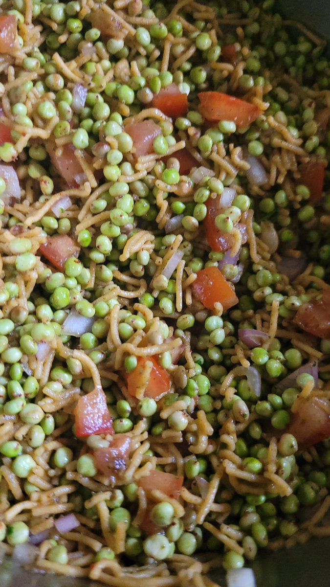 quickbug's tweet image. Made ponk bhel at home after trying the Swati Snacks version in Ahmedabad 😋😋
