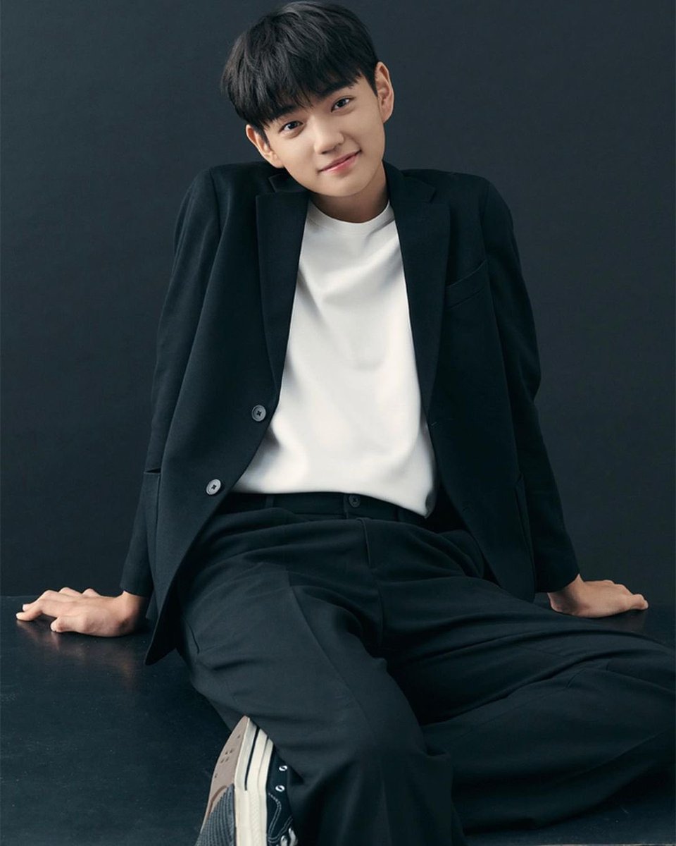 infodrakor_id's tweet photo. Foto profil terbaru #KimKangHoon dari agensi Awesome ENT 📸💜

Bangun kalian! Dedek Pilgu udah bujang 🫶🏻🥹 https://t.co/xV63WW1P6m