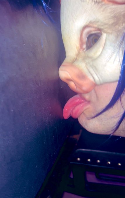 More disgusting Piggy cock dribble to clean up https://t.co/djE3irBMKo https://t.co/qgscWVTvmn