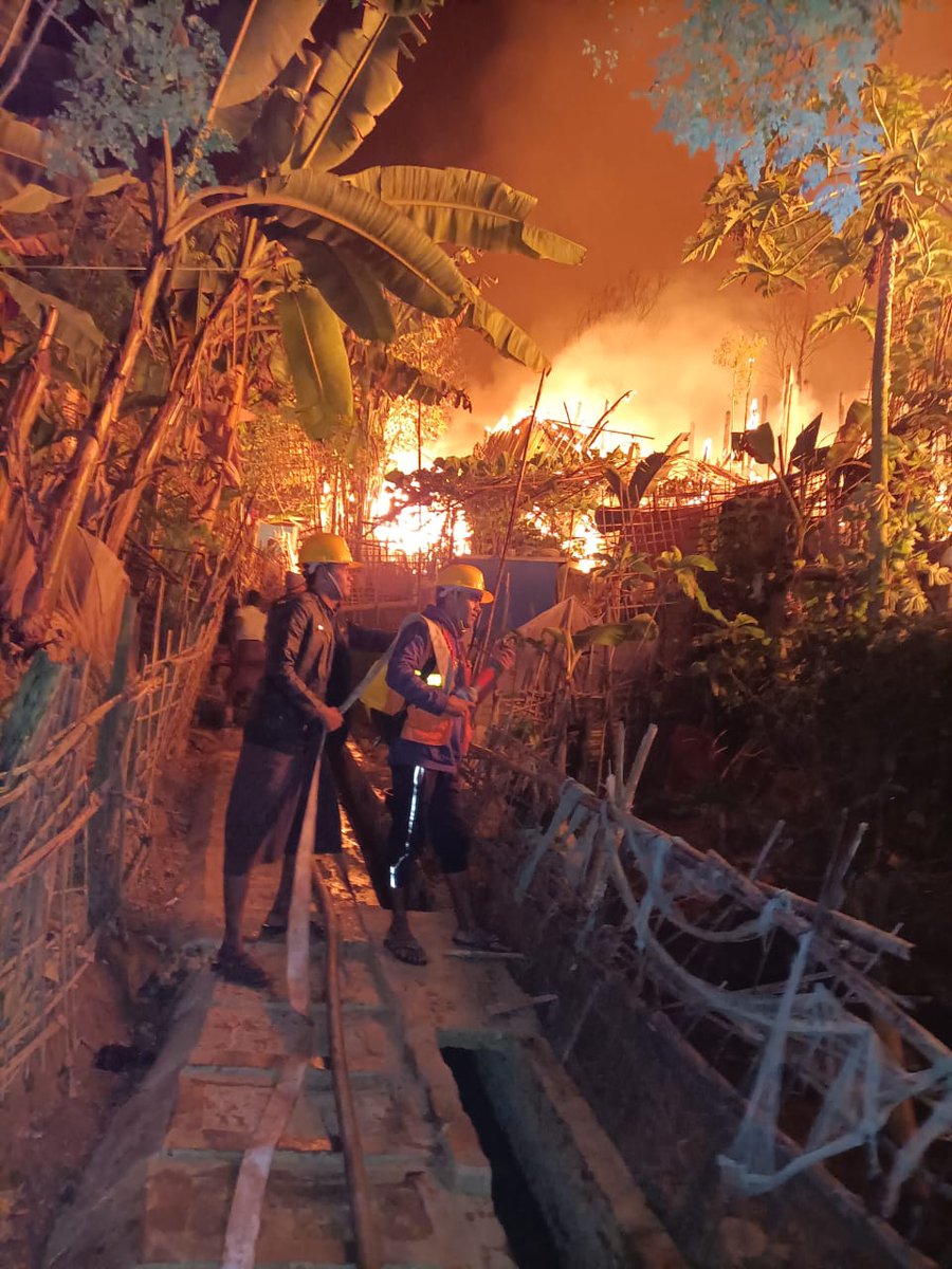 SdekPhotography's tweet photo. Camp 05 burnt:-
Block- C1_132
Block-C2 _167
Block-C3_ 92
Block-C5_ 99
Block-C6_49
Block-C7 _69
Block-A-7 _50
Block-A-8 199
Block -B-4_20
Block -D-1 20
Damage _300
JCF School _13
Mufti School _2
Masjid _3
Turkey - Child 1

Report by Ak Mohamed Sadek https://t.co/TeIaBL7tKe