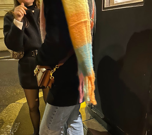 StephaneCusters's tweet photo. L'iconique écharpe d'Helena dans les rues de Paris. Un mouvement est en marche? #staracademy #staracademylelive #Helena https://t.co/0skvybYrqA