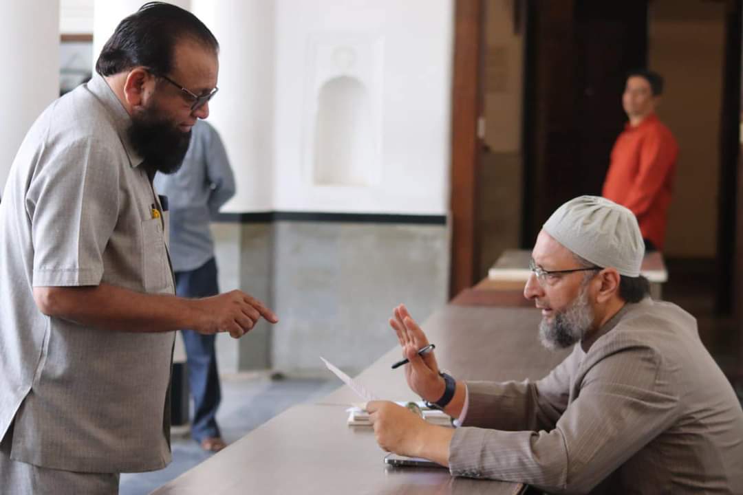 Every face tells a story, every interaction a unique chapter. 🌟 
 @asadowaisi

#FacesOfDarussalam #CommunityConnections #EmpathyInAction