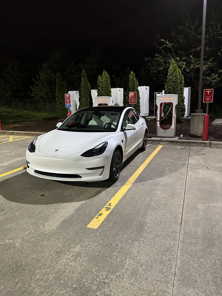 TitoMerseth's tweet photo. Bought a new car off of jpegs today.
Been grinding in this space since 2021 feels good to see it pay off a little.🤝
I LOVE YOU #Solana https://t.co/tcESbxd2yt