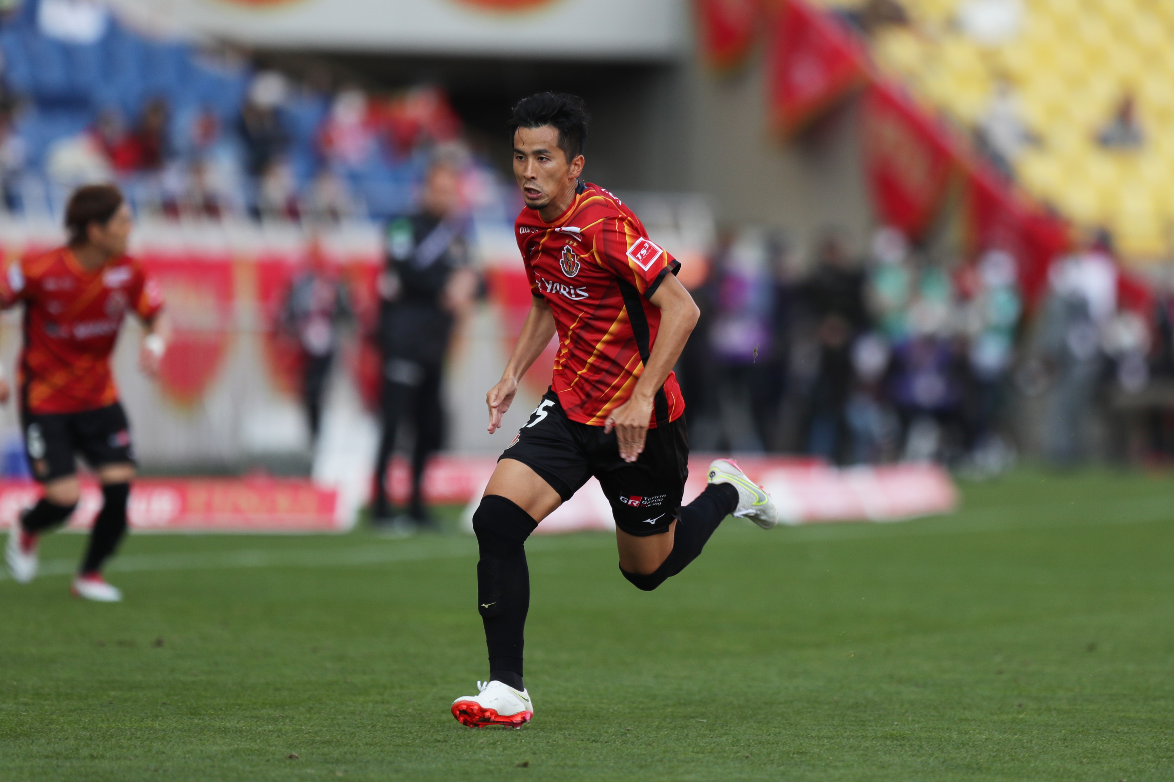 【新品未開封】名古屋グランパス 前田直輝 ユニフォーム XL Yahoo!オークション -「名古屋グランパス ユニフォーム xl