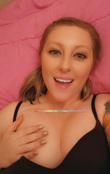 Late night snapchat fun https://t.co/X1es7e6aVx