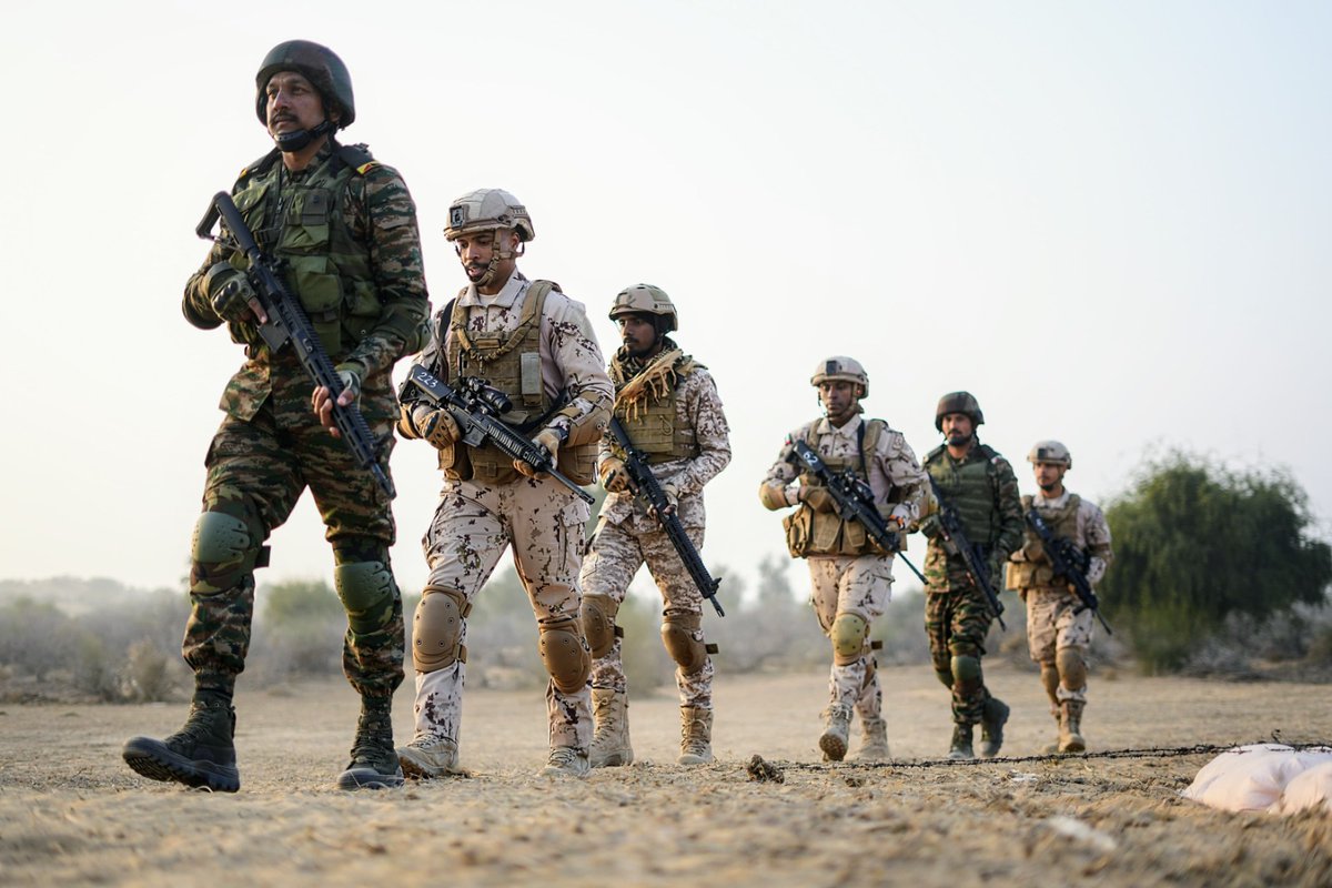 a18_news's tweet photo. Exercise #DesertCyclone_2024

The #IndianArmy and #UAE Land Forces troops are sharing best practices and honing their battle craft & shooting skills during the Joint Military Exercise #DesertCyclone-I in #Rajasthan. The exercise is enhancing the interoperability & synergy between both Armies.
 
#IndiaUAEFriendship🇮🇳🇦🇪
#IndianArmy