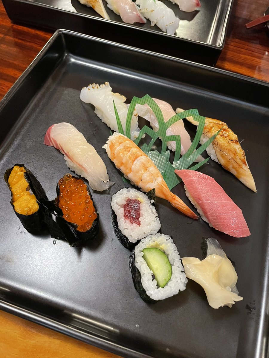 pasaupas's tweet photo. こういうお寿司の盛り合わせって、何から食べる問題がつきまとうよね笑
悩んだ上に、結局手前のカッパからいただきました😅
#グルメ #グルメ好き #美味い #うまい #美味 #激ウマ #おいしいもの #おいしい #おいしかった #飯テロ #福岡 #寿司
#yummy #yum #foodporn #delicious #tasty #tastygood https://t.co/AmJpvd7Zcl
