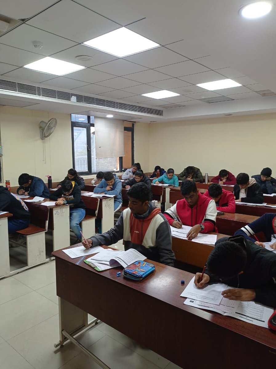 Fiitjee_Noida's tweet photo. We extend our heartfelt thanks to the students and parents of Noida & Greater Noida for their tremendous support, which played a pivotal role in making the #FTRE on 7th Jan 2024 a resounding success!
#FIITJEE #IITJEE #JEE #FTREExam #Noida #GreaterNoida https://t.co/2MHPZuKNtb
