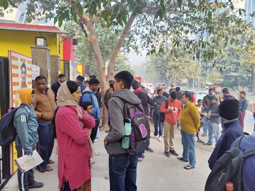Fiitjee_Noida's tweet photo. We extend our heartfelt thanks to the students and parents of Noida & Greater Noida for their tremendous support, which played a pivotal role in making the #FTRE on 7th Jan 2024 a resounding success!
#FIITJEE #IITJEE #JEE #FTREExam #Noida #GreaterNoida https://t.co/2MHPZuKNtb