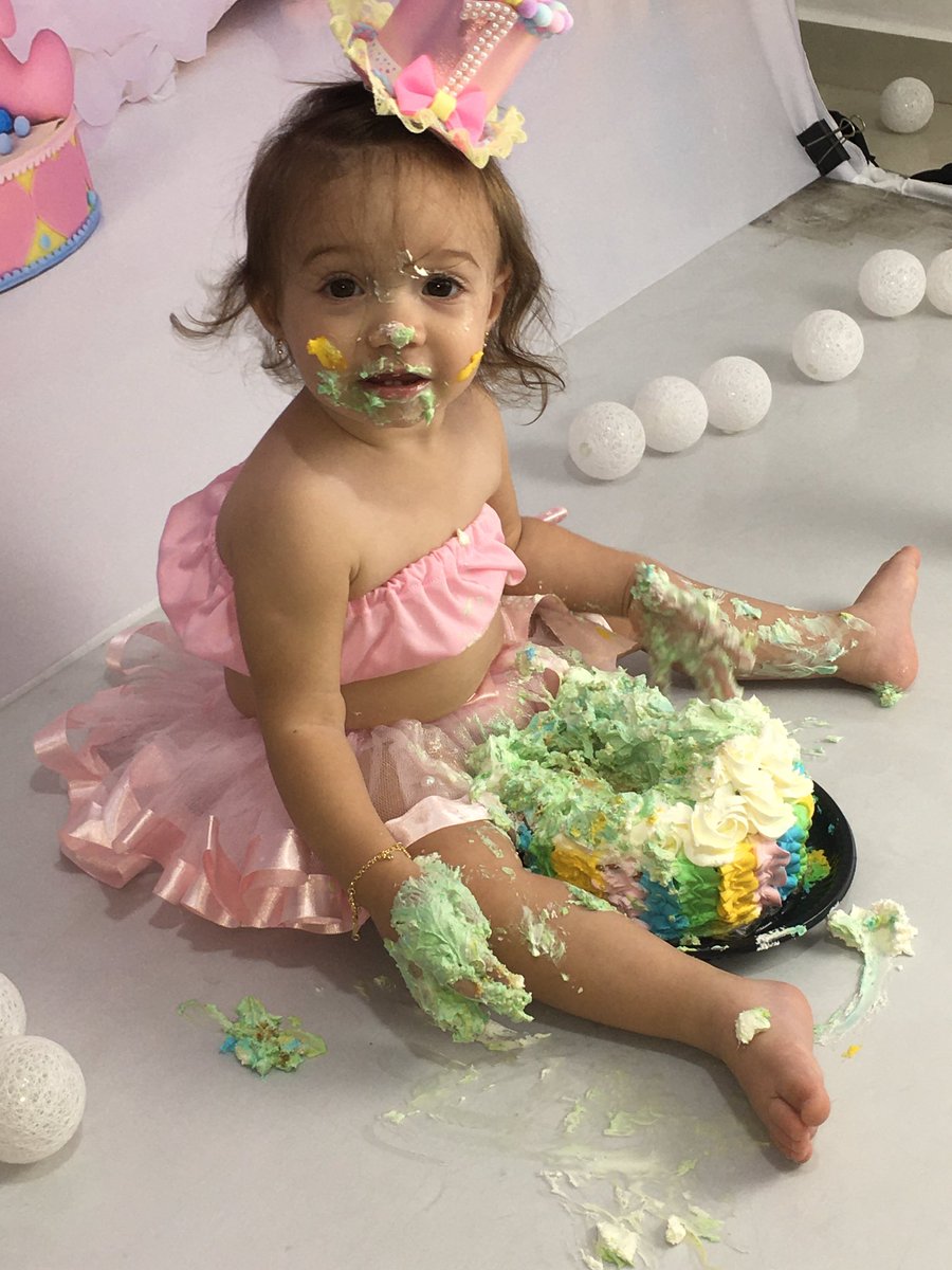 Drikaa_2's tweet photo. Minha vidoca de Vó 🥰🎊🎂🫶🏽 https://t.co/SRtj37VkKn