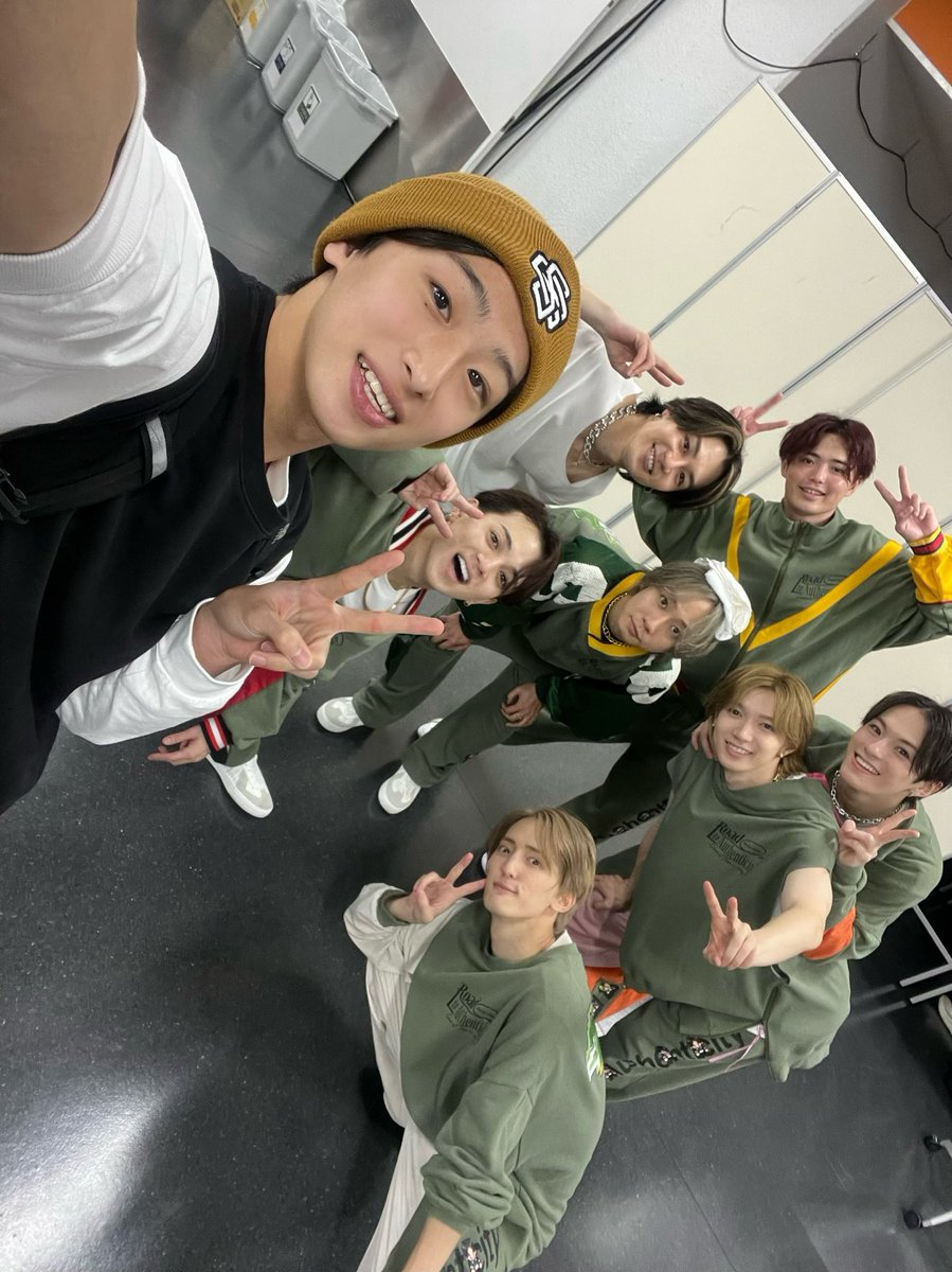 RAB_RYU's tweet photo. ライブ後にご挨拶に行けました〜！！！
🐯🐯🐯🐯🐯🐯🐯🐯🐯🐯🐯🐯🐯
#RoadtoAuthenticity #TravisJapan https://t.co/vrPDUguigG