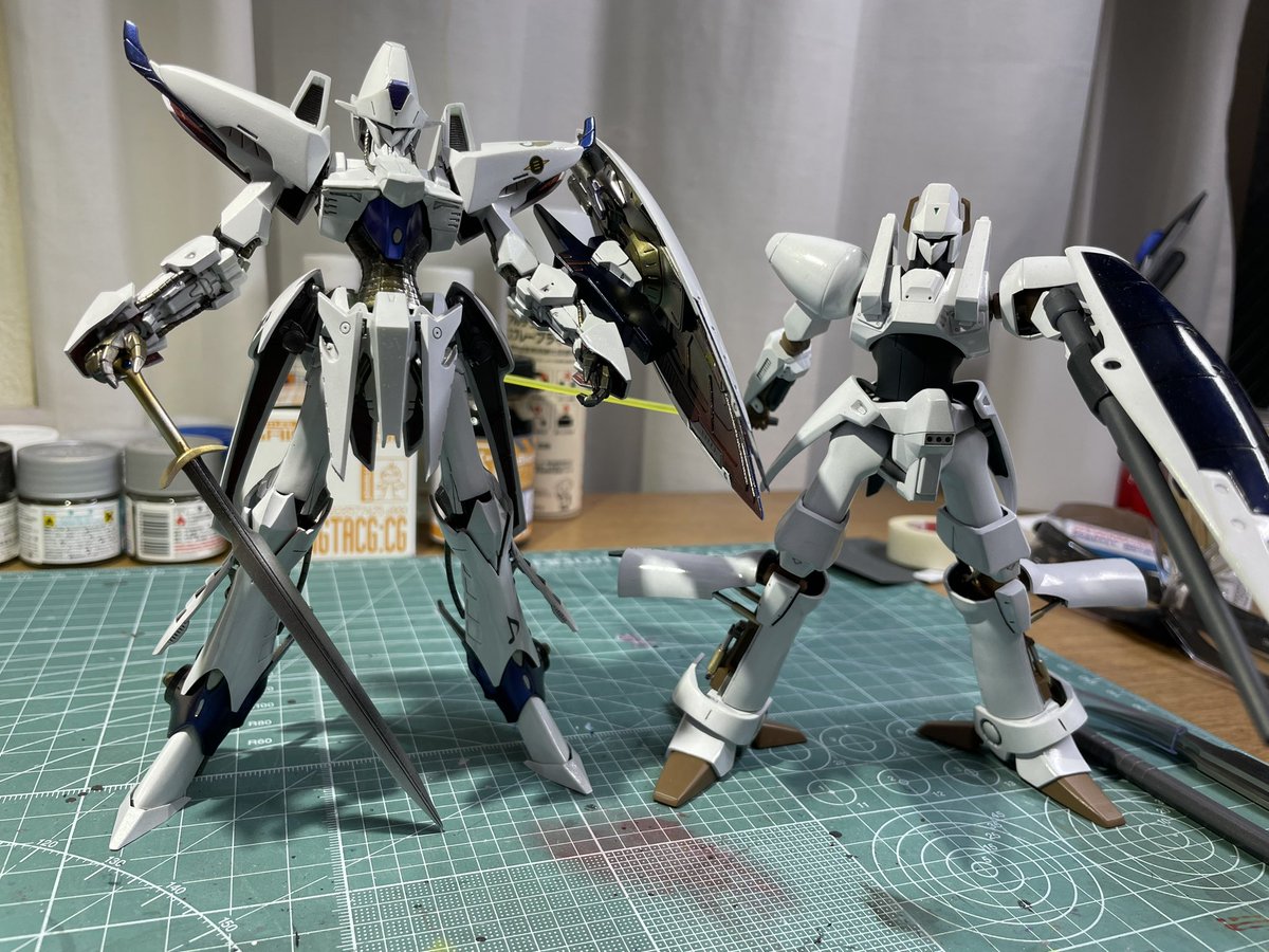 axel_mako's tweet photo. FSSからwave製エンゲージSR1 です。初心者が作り切れるか最後まで不安でしたが、とりあえずこれで完成にしました。ボークIMS1/100の予習として気軽に作り始めましたが、スキル不足が良く分かりました😆　それにしても同じ1/144でも随分サイズが違うのね。。。
#FSS_jp https://t.co/9zXuRyCtH1