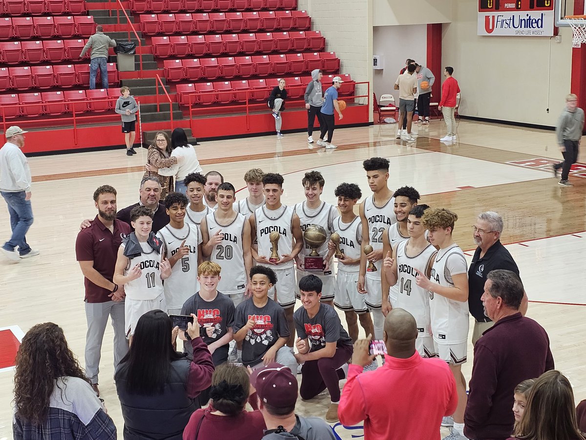 Eboi24's tweet photo. Pocola indians are your 2024 kingston new years classic champs..move to 11-0 on the season... their looking  real top 25ish even tho 2a https://t.co/q7jxC8u025