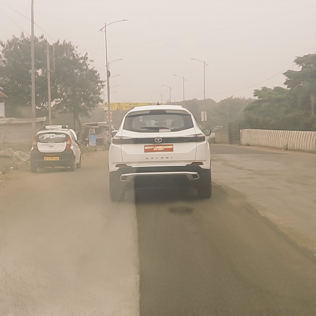 Typical #Bhopal Entitled govt babus whose cars can run on roads without number plates but will sport the babu designation for sure @dcpbpl_Traffic