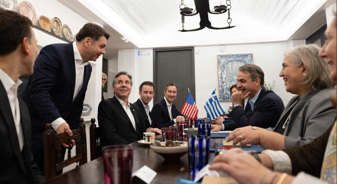 Honored to be seated between @SecBlinken and my friend Deputy Assistant Secretary Josh Huck, who oversees policy for the Southern Europe and the South Caucasus and joined @SecBlinken on his visit to Crete. DAS Huck, thank you for supporting the 🇺🇸🇬🇷from Washington!