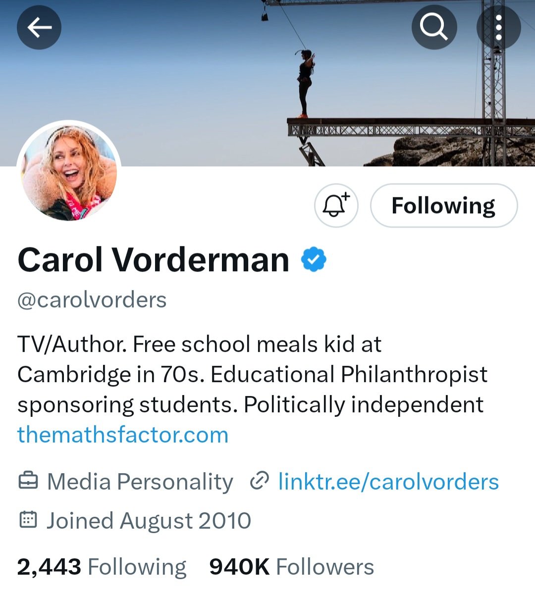 Let's get @carolvorders to 1M+ followers. Please Like and Retweet.