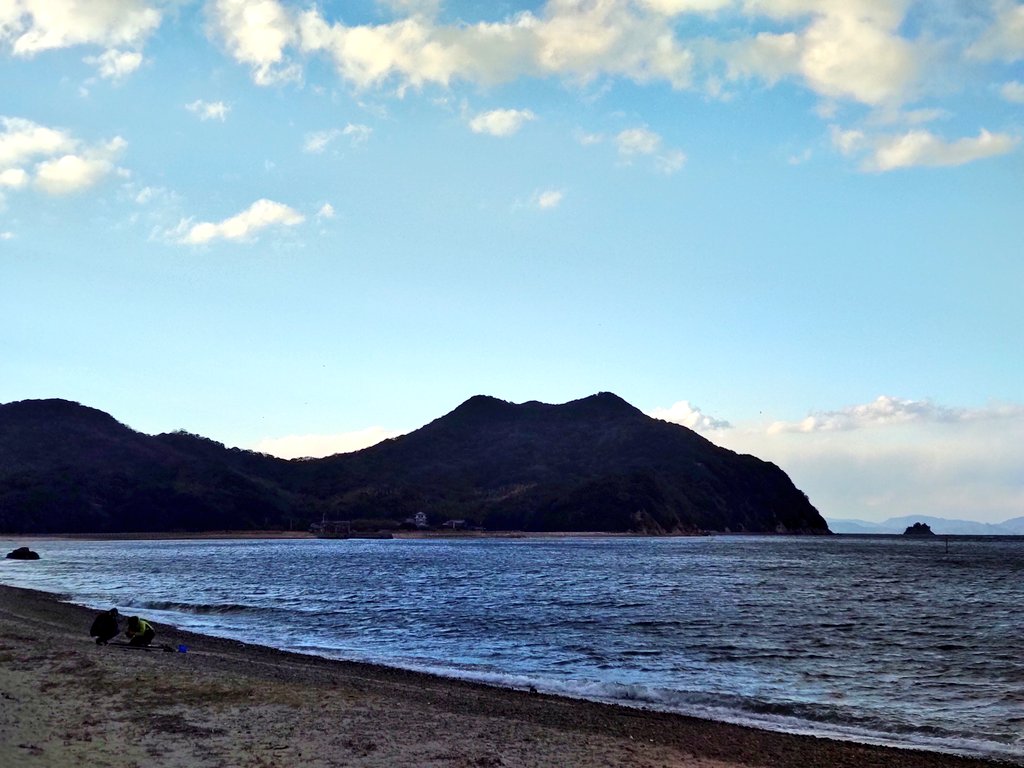 mikenekomituka's tweet photo. 撤収完了しました( ・`д・´)ゞ
初キャンプでした。冷え込んできました。風があるから体感氷点下です。雨はもう降らない予報ですけど風がとても強いのでキャンプ地から撤収します。
#ソロキャンプ #初キャンプ2024
#SIXMOONDESIGNS https://t.co/oq5KJXaYEF