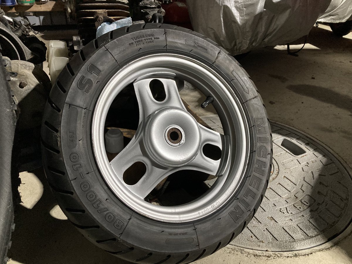 te49984199's tweet photo. #水没ジュリオの修理進捗
今週はここまで!
フロントブレーキワイヤー新品に交換
リヤタイヤ交換
フロントタイヤは次回だな。
#ジュリオ #AF52 #水没車 https://t.co/ZWpKst6IQh