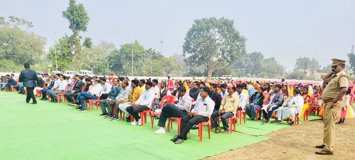 fskulaste's tweet photo. नागपुर के निकट कांद्री माइन क्षेत्र में अखिल भारतीय आदिवासी कोल समाज द्वारा आयोजित राष्ट्रीय आदिवासी सम्मेलन में भाग लिया और भगवान बिरसा मुंडा की प्रतिमा पर माल्यार्पण कर सभा को संबोधित किया।
#जय_आदिवासी #भगवान_बिरसा_मुंडा https://t.co/3sNkdJawoR