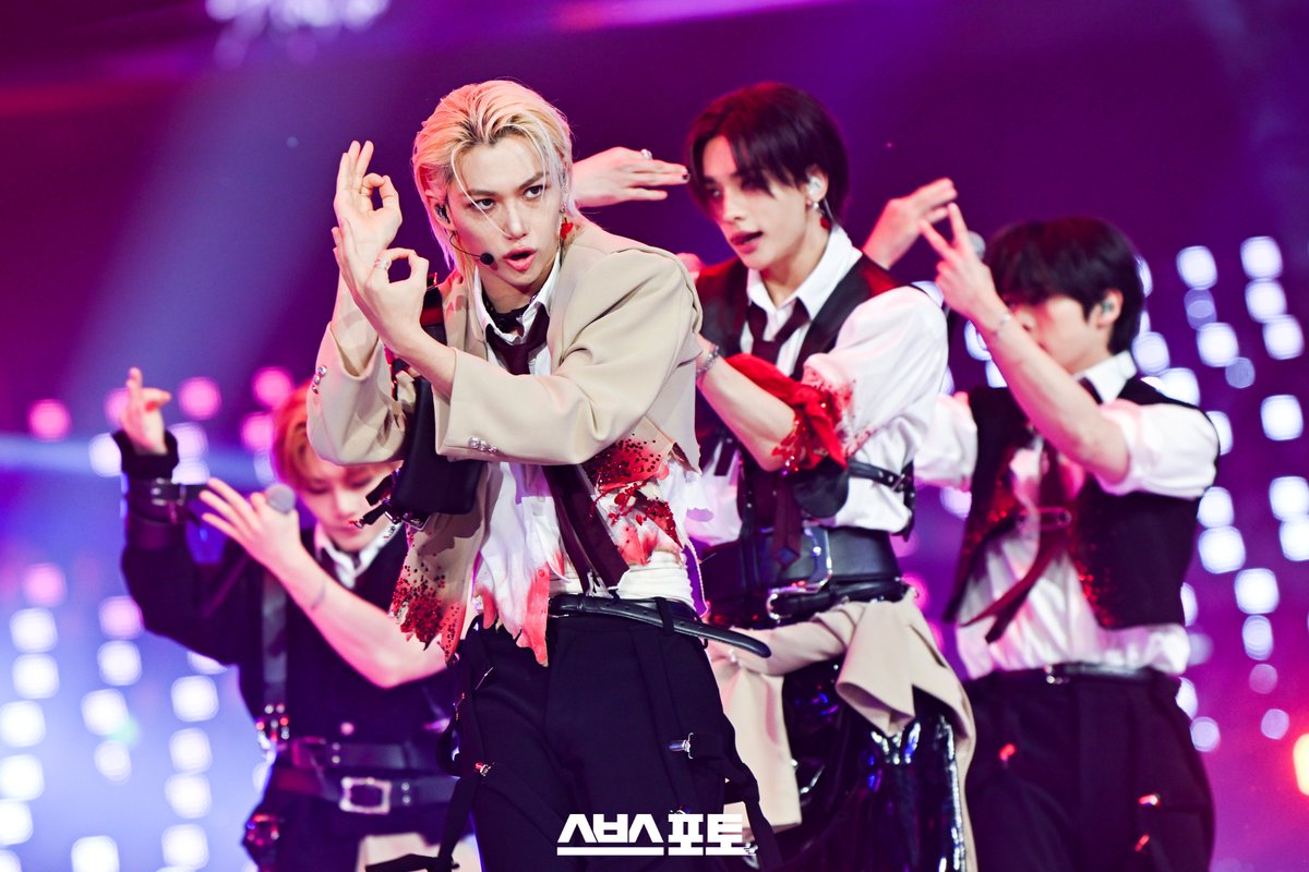 SBSNOW_PHOTO's tweet photo. [SBS 현장포토]
2023 SBS 가요대전

#SBS #가요대전
#스트레이키즈 #StrayKids
#스브스포토 https://t.co/23ZT85oLNZ