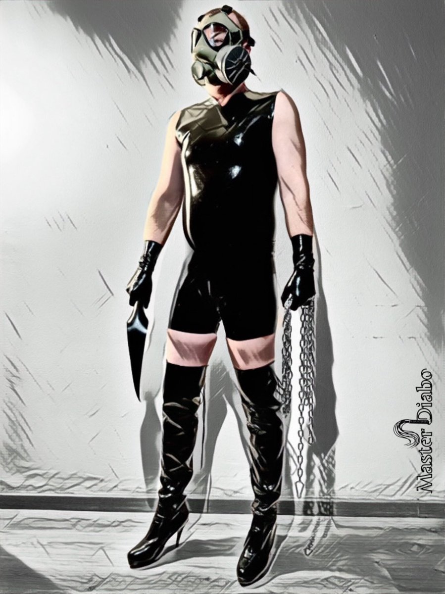 Diabo_lik72's tweet photo. Qualcuno ha detto #latex ?
Prove di outfit per il prossimo #KinKEY del 12 gennaio.
Vi aspetto!
#playparty #master #chain #gasmask https://t.co/hROYWyzfF5