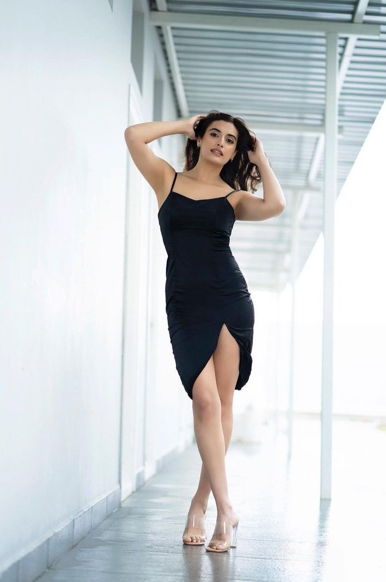 #DivyanshaKaushik ♠️