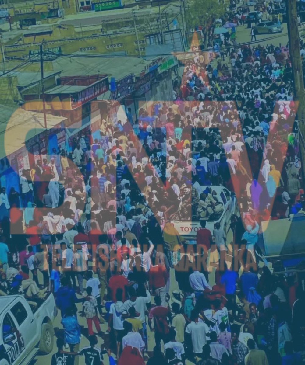 Guntigaab's tweet photo. Gobolka Awdal waxa uu Ku jira godoon saxaafada ah wariyaasha waxa ay qaban digniin. Fadlan meel kasta oo isticmashan muhqalada Ku tag gareeya tv ga qaranka @sntvnews1.
Warbaahinta qaranka iyo dawladuba Ha cover gareeyan Gobolka Awdal waxa Ka socda. https://t.co/IuK1nWRb0D