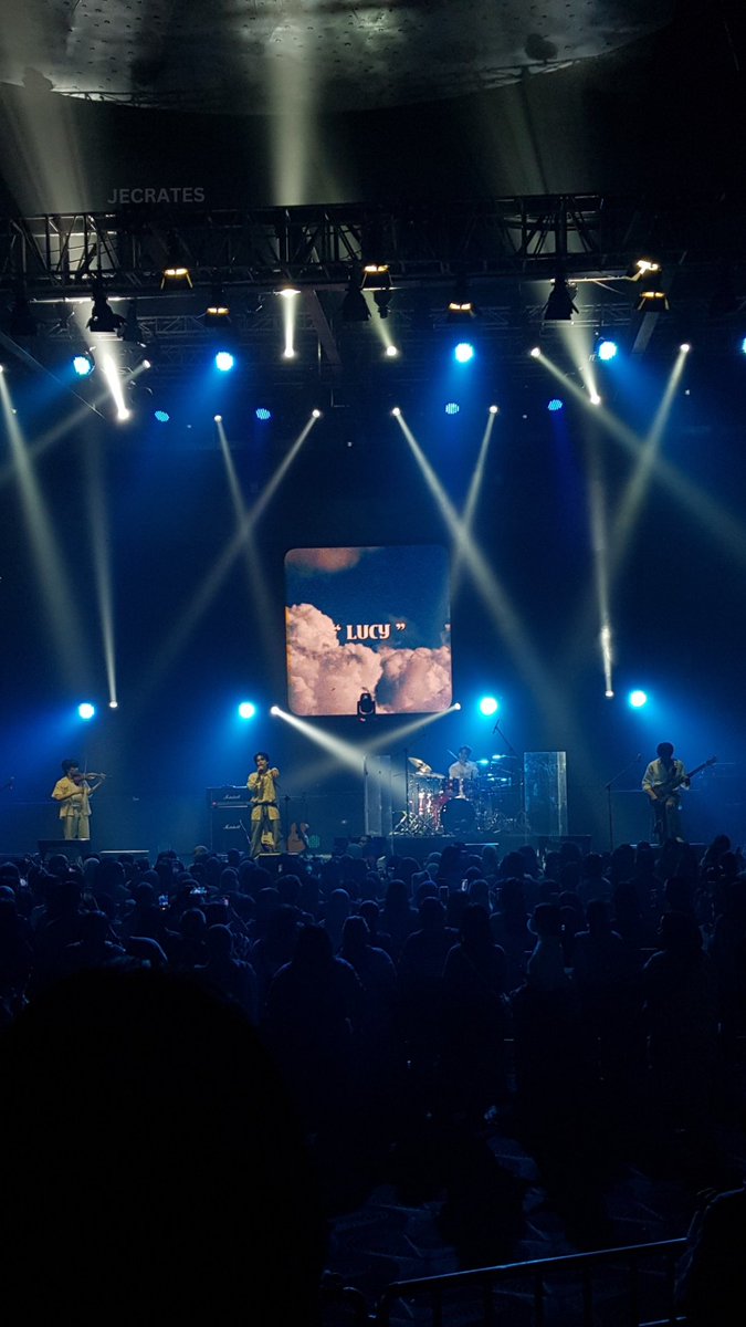 jecrates's tweet photo. Daripada gue ngeshare fancam penuh teriakan. Mending ngeshare ini aja

Here is some band lucy wallpaper special for walwal💙🐾 https://t.co/vdE0OPFNAY