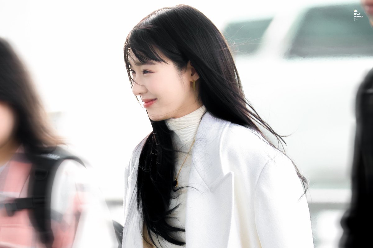 4EVAYOUNG801's tweet photo. 240105 🌬️🤍🫧 #티파니 #티파니영 #Tiffany #TiffanyYoung https://t.co/jaCLBCEDBW