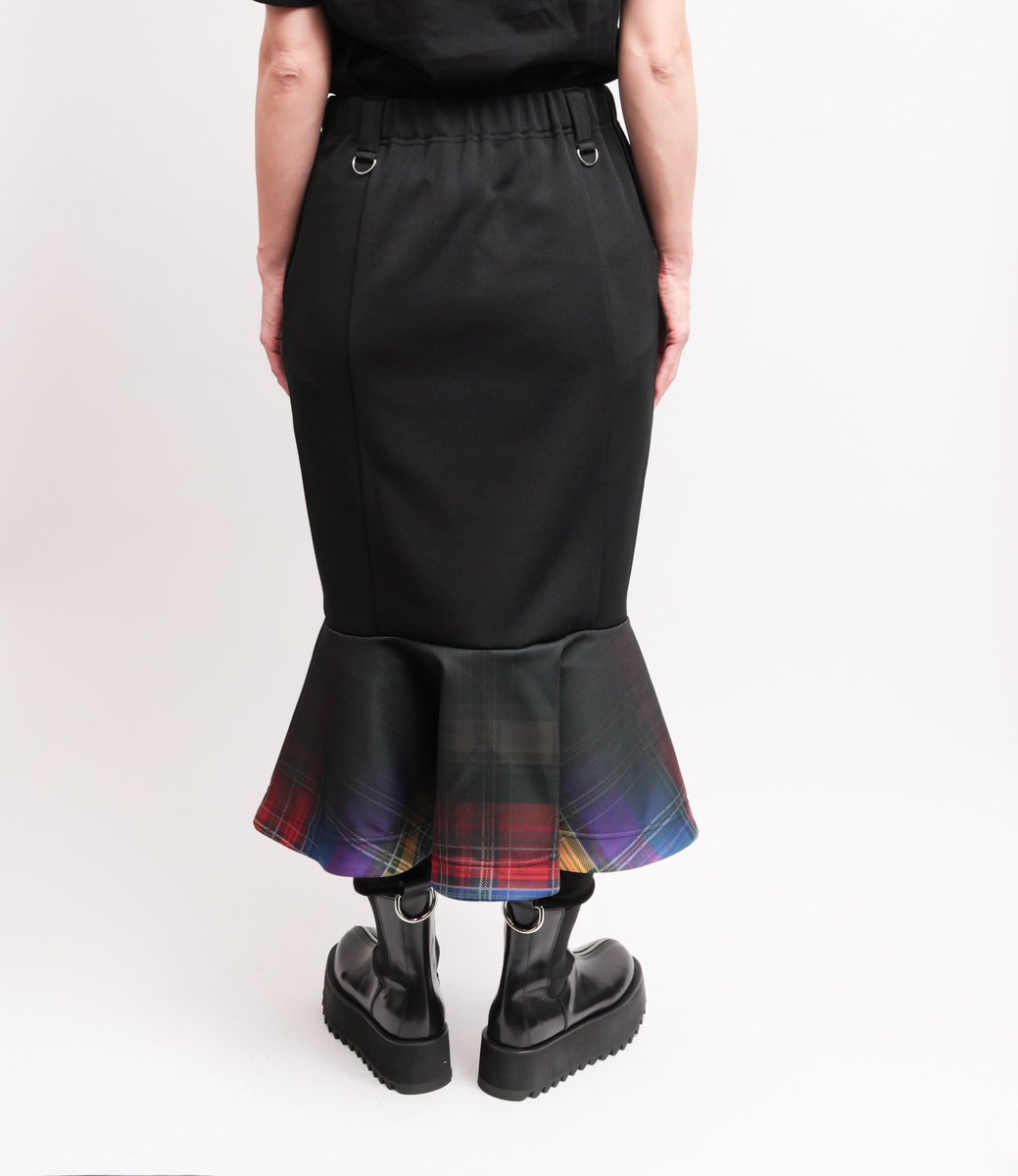 tears_of_swan's tweet photo. TEARS OF SWAN×RIDDLEMMA-RAINBOW TARTAN MERMAID SKIRT
¥18.000(tax in)

RIDDLEMMAとのコラボアイテム
ブランド定番のRAINBOW TARTAN CHECKを使用したMERMAID SKIRTになります

https://t.co/sCrY5Os6wq
(2月下旬発送開始)

@tears_of_swan 
#tearsofswan 
#riddlemma 
#mermaidskirt 
#skirt https://t.co/mLhJ1NsTD7