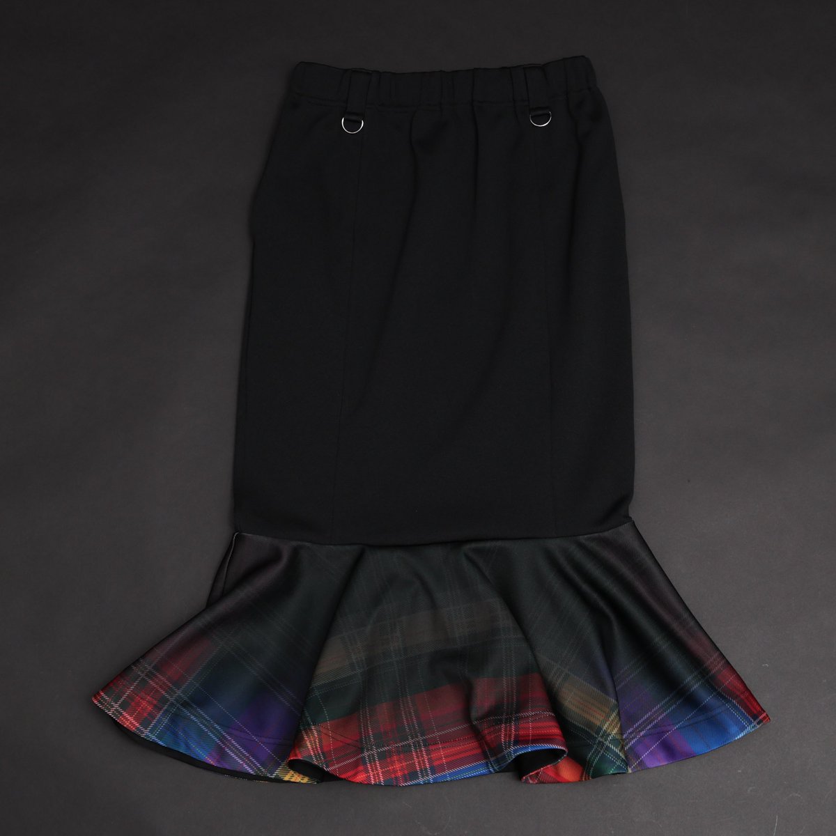 tears_of_swan's tweet photo. TEARS OF SWAN×RIDDLEMMA-RAINBOW TARTAN MERMAID SKIRT
¥18.000(tax in)

RIDDLEMMAとのコラボアイテム
ブランド定番のRAINBOW TARTAN CHECKを使用したMERMAID SKIRTになります

https://t.co/sCrY5Os6wq
(2月下旬発送開始)

@tears_of_swan 
#tearsofswan 
#riddlemma 
#mermaidskirt 
#skirt https://t.co/mLhJ1NsTD7