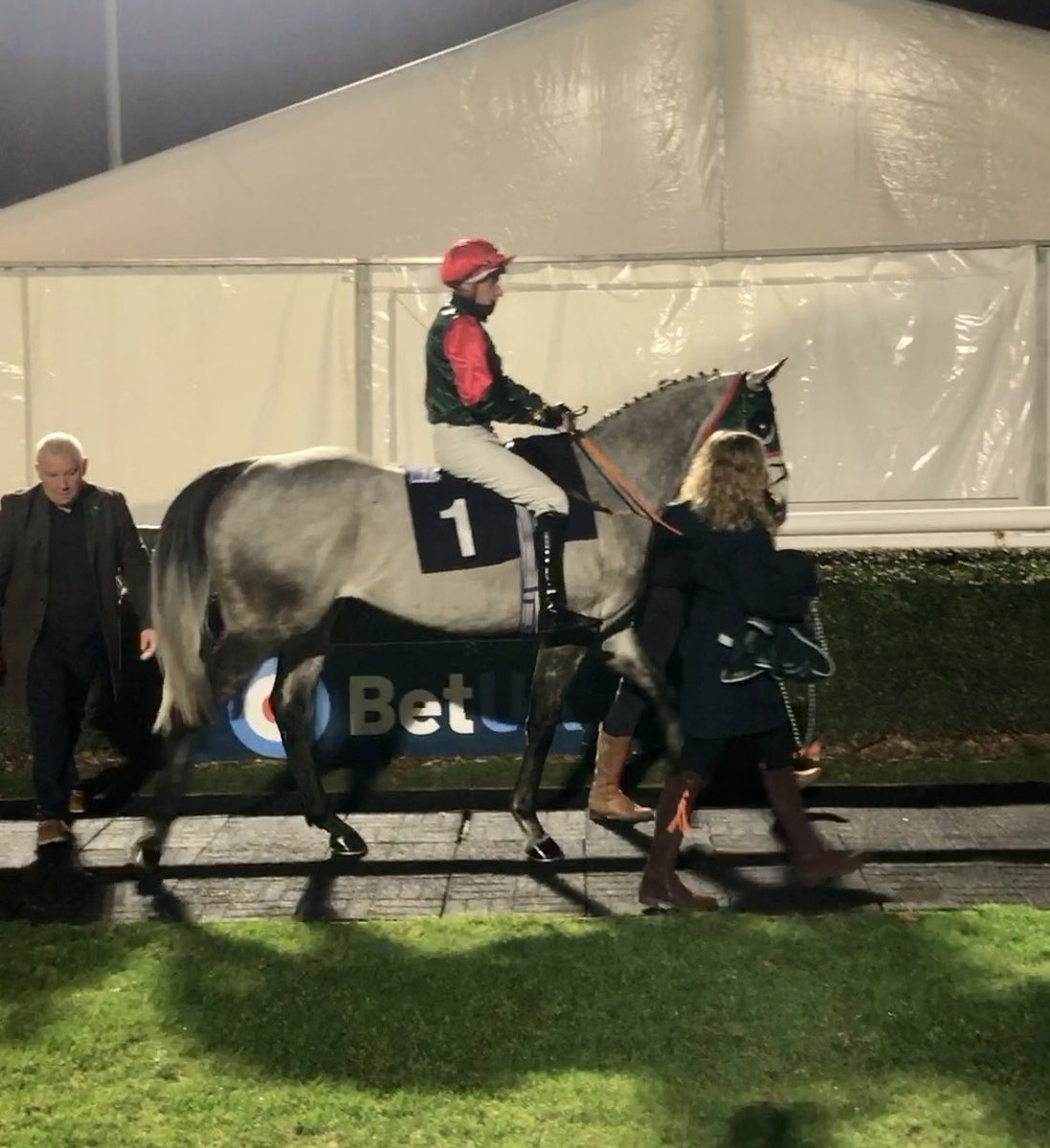 RobinHoodRacing's tweet photo. KT On his way to post last night @Southwell_Races #kathstoyboy https://t.co/78Vg43kUFI