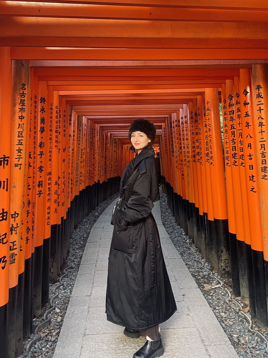 _ElliRose's tweet photo. お正月は京都で過ごし初詣へ⛩

DJの腕が上辰🐉するよう、新しい一年の幸せを祈願してきました。稲荷大社のおみくじはなんと大吉⭕️

2024年は良い年になる予感しかしない！モデル、DJ、Otonëと今年もマイペースに楽しく活動していきたいと思います。本年度も宜しくお願いします🌹 https://t.co/HdjFWqQUoL