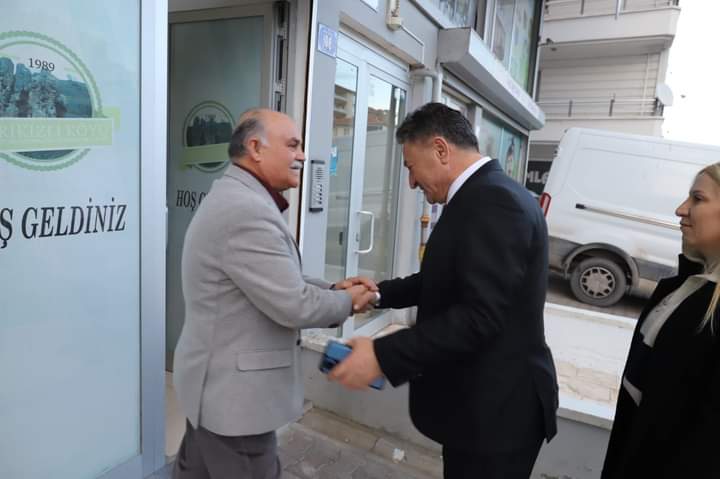 Mamak'ımizda hedeflenen  projelerimiz ile  ilçemizin sorunlarını ve çözüm yollarını konuştuk. Kırıkkale-Sulakyurt Sarıkızlı Köyü E.K.Y. ve Dayanışma Derneği Başkanı Mirati Özkan dernek üyelerimize ve bir dönem önceki meclis üyemiz Fethi Tamkoç’a samimiyetlerinden dolayı t.ederim