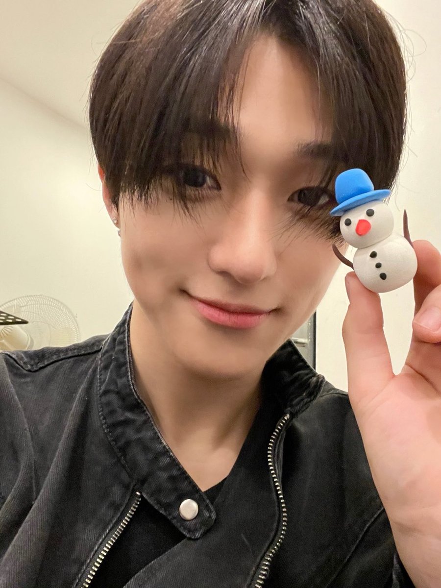 [#오준석]
스_노우맨~ 만들었어융⛄️⛄️

#ATBO #에이티비오
#OhJunseok