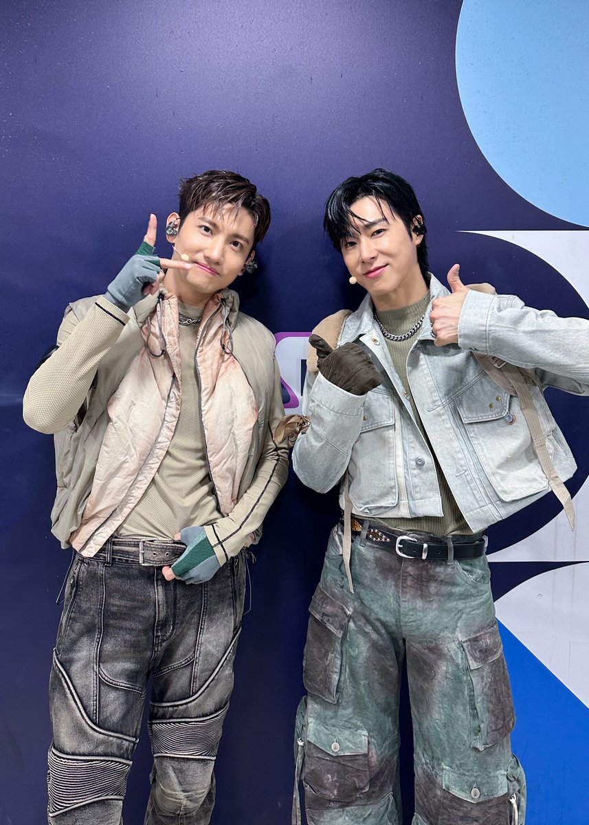 TVXQ's tweet photo. 카시오페아의 응원 덕분에 인기가요 
무대도 “King of the jungle”처럼 멋있게 완료❤️‍🔥✨

#동방신기 #TVXQ! #東方神起
#유노윤호 #UKNOW #최강창민 #MAXCHANGMIN
#인기가요 #INKIGAYO https://t.co/76Z6NAJ3U8
