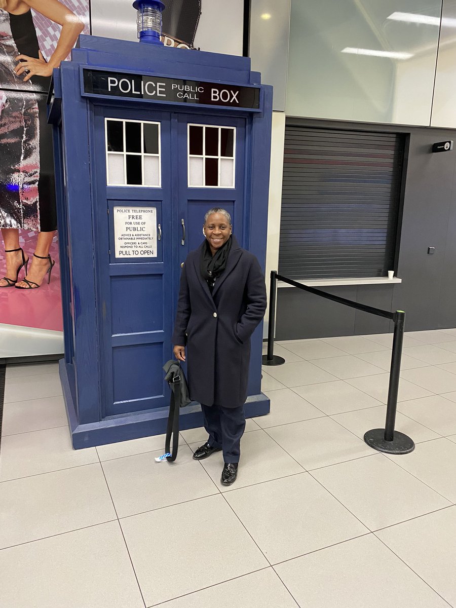 📻@bbc Radio 4 - 09:45-10:00am. Great to be back at the @BBCRadio4 Studios this morning reviewing the papers with Lara Spirit and Steve Richards. Tune in to hear us live at 09:45am on @Broadcasting House with Paddy O’Connell. I bumped into the TARDIS along the way!