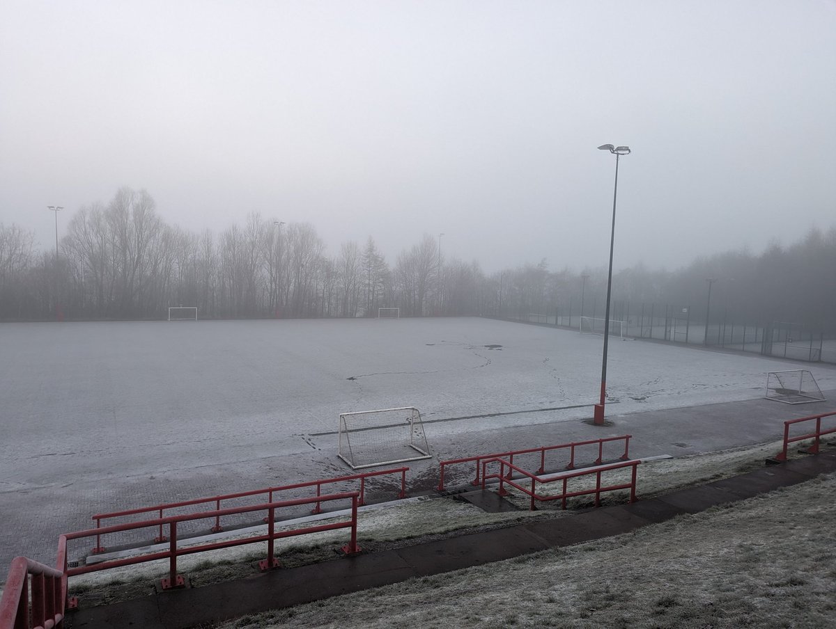 CmilkComFoot's tweet photo. All matches  cancelled today due to the frost ❄️
Gates will remain closed all day for health &amp; safety purposes. 

5 games off so a big loss for us both in pitch hire and cafe income. 

We"ll be donating  pies &amp; sausage rolls to the Senior Centre in morning. 

#barliapitchesmatter https://t.co/6aHYYd5nK7