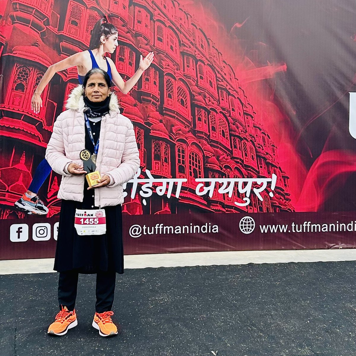 IronmanPrashant's tweet photo. 🌟 Woohoo! My awesome mom rocked her first long run at Tuffman Jaipur 10k! 🏃‍♀️Not just that, she’s now the champ in her group (61+ ladies)! 🏆💃 🥇
age is just a number &amp; she’s rewriting the rules!

#MomRocks #WinnerMama #AgeIsJustANumber #soproud #bhaaglo #indianrunners #saucony https://t.co/gvaDb8auay