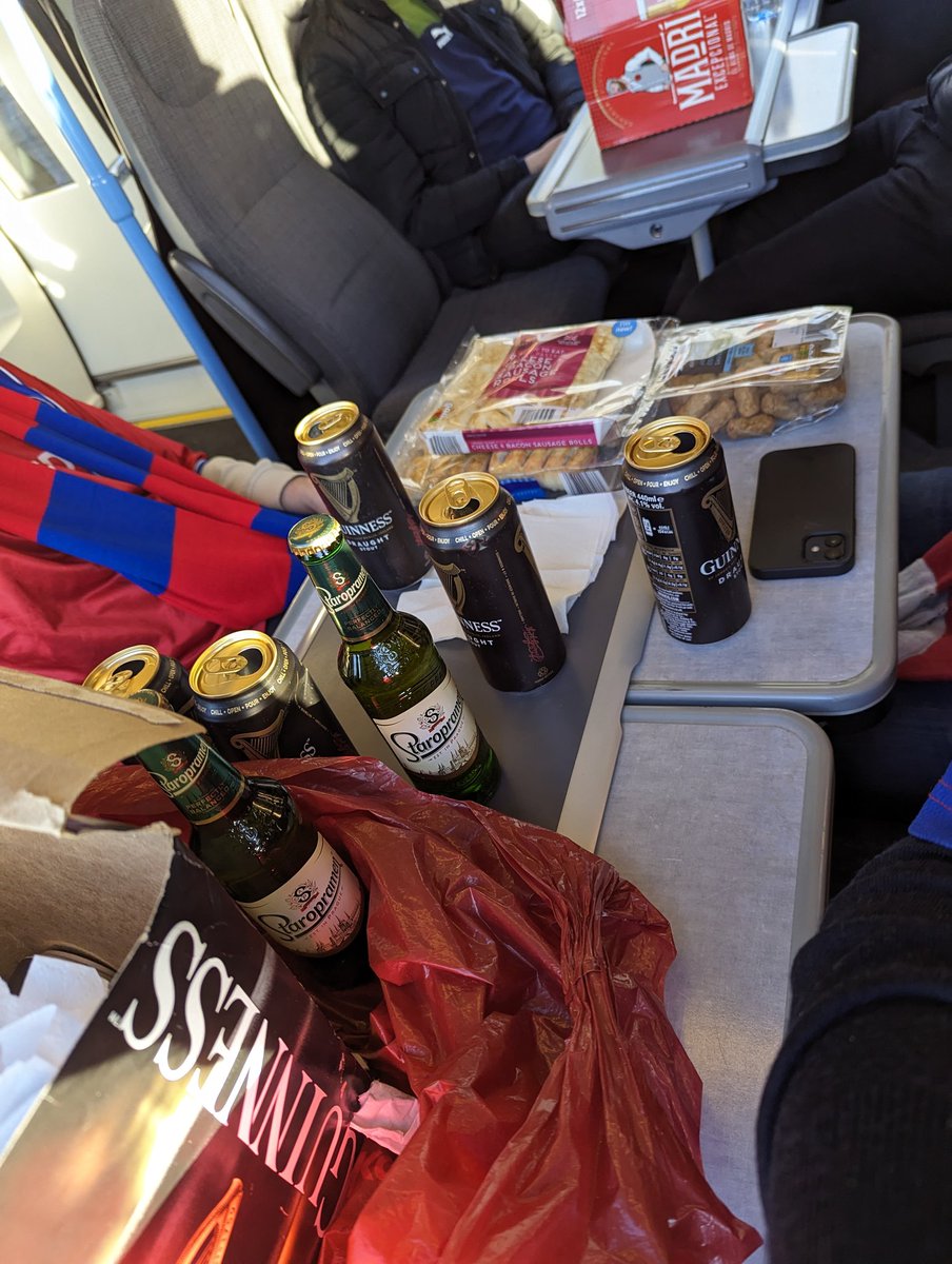 dcasey89's tweet photo. @DrinkingDOT Shots v West Brom 🔴🔵 https://t.co/5mHUUxPQOe