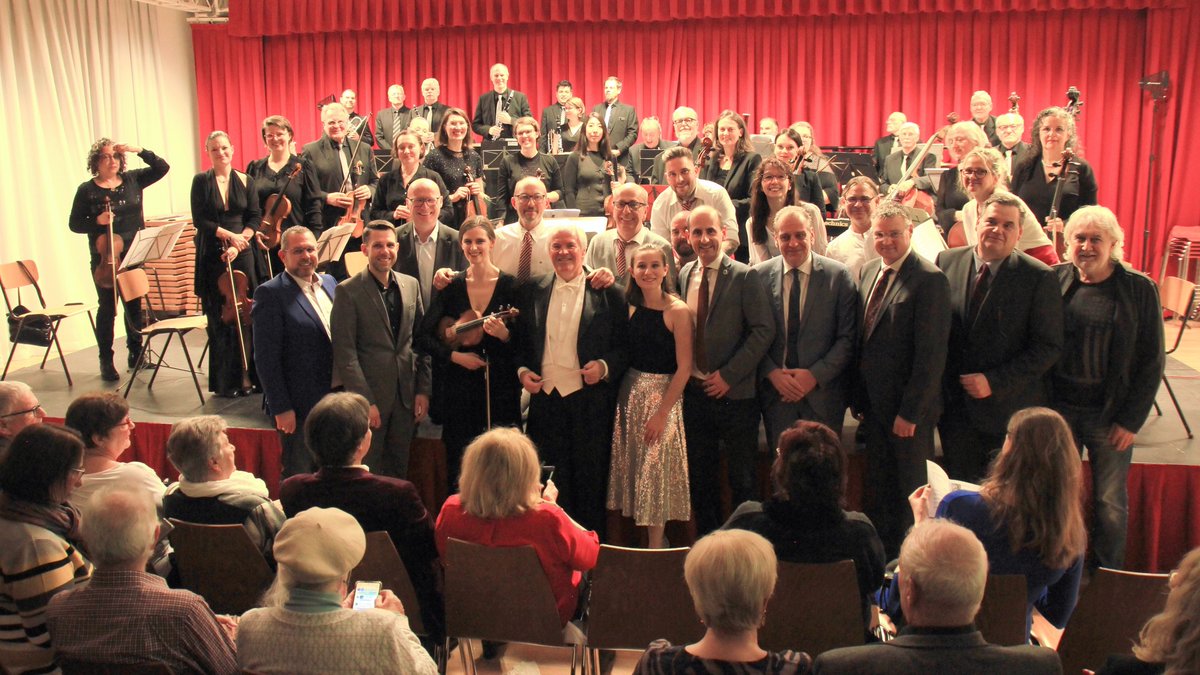 NachbarServus's tweet photo. Mitterndorf: Eindrucksvolles Neujahrskonzert / Viele Gemeindevertreter genossen exzellentes Neujahrskonzert.
#mitterndorf #konzert #gulda #neujahrskonzert #tradition #jechne #tsv #sabbatavalteiner #kollross #kocevar #klimes #schwab @AndreasKollros
https://t.co/QaOXDbBP77 https://t.co/2JRrXZchWk