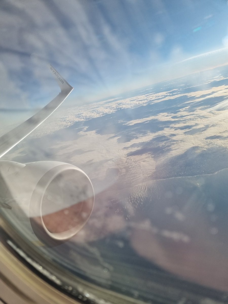 ryzer2909's tweet photo. @Ryanair probably one of the best and stress free flights I have ever been on prestwick to tenerife.. 😁😁 seamless process from start to finish https://t.co/Gy7u23uKwe