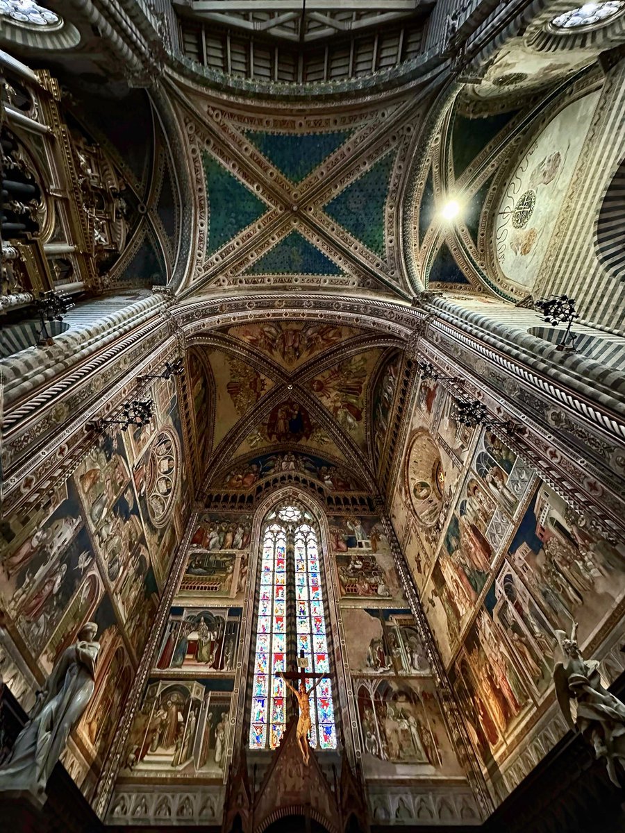 Duomo di Orvieto 🌹#CeilingsOnSunday