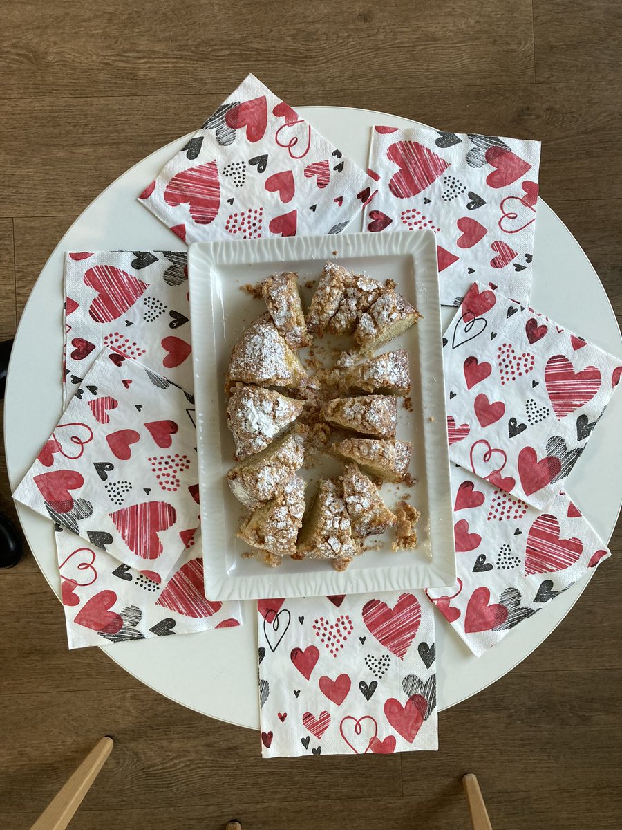 Nous vous souhaitons une bonne fête de #Epiphanie <a href="/senioriales/">Senioriales</a>  #acceuil #galettedesrois #boncafe