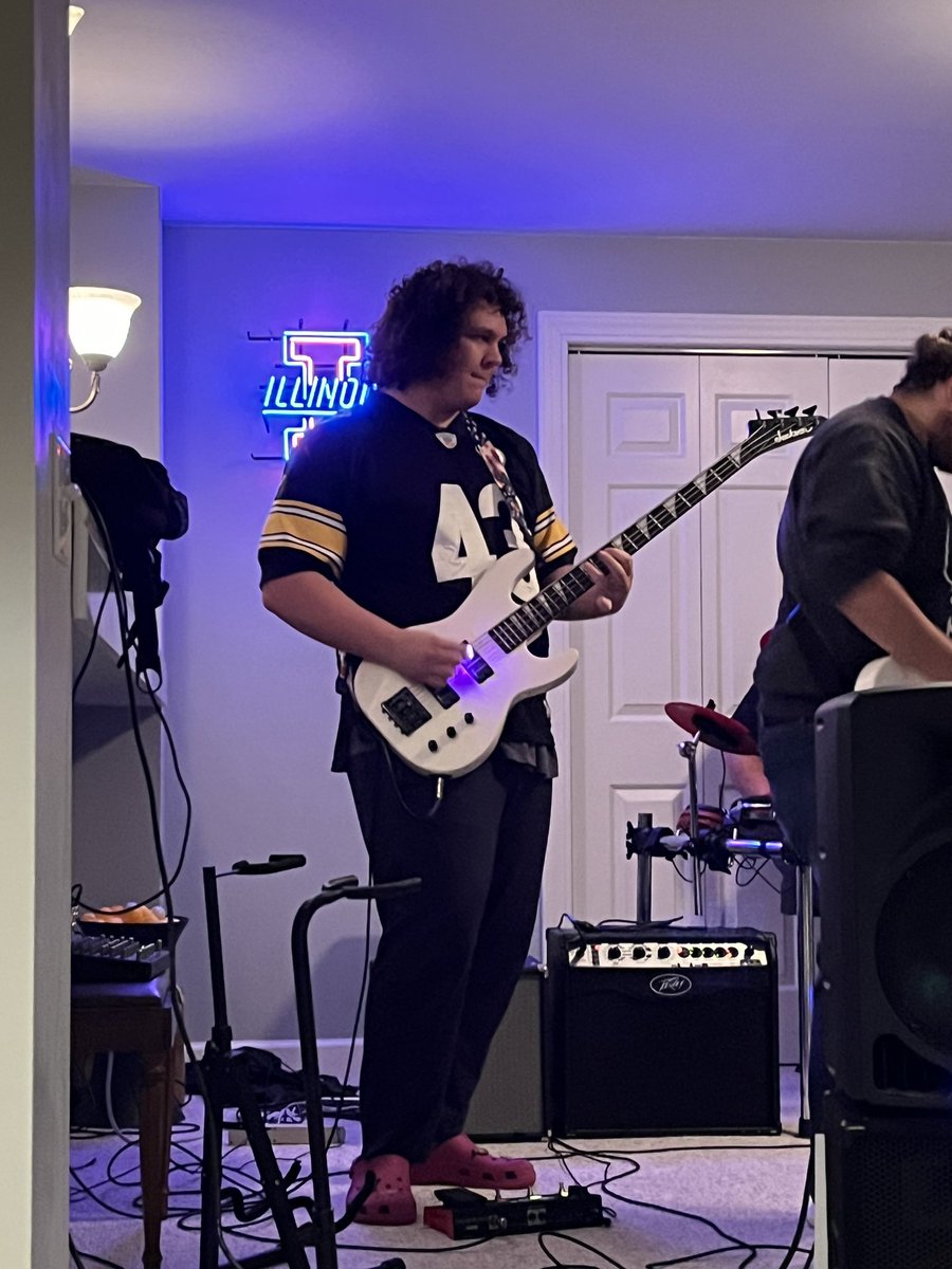 Superdilly1's tweet photo. Beautiful poctures taken by @mossygeese
And a suprise guest my baby boy elvis the cat. Mmhmmmmm cute lil baby 
@TenetsBand https://t.co/Oj8ShL3TSF
