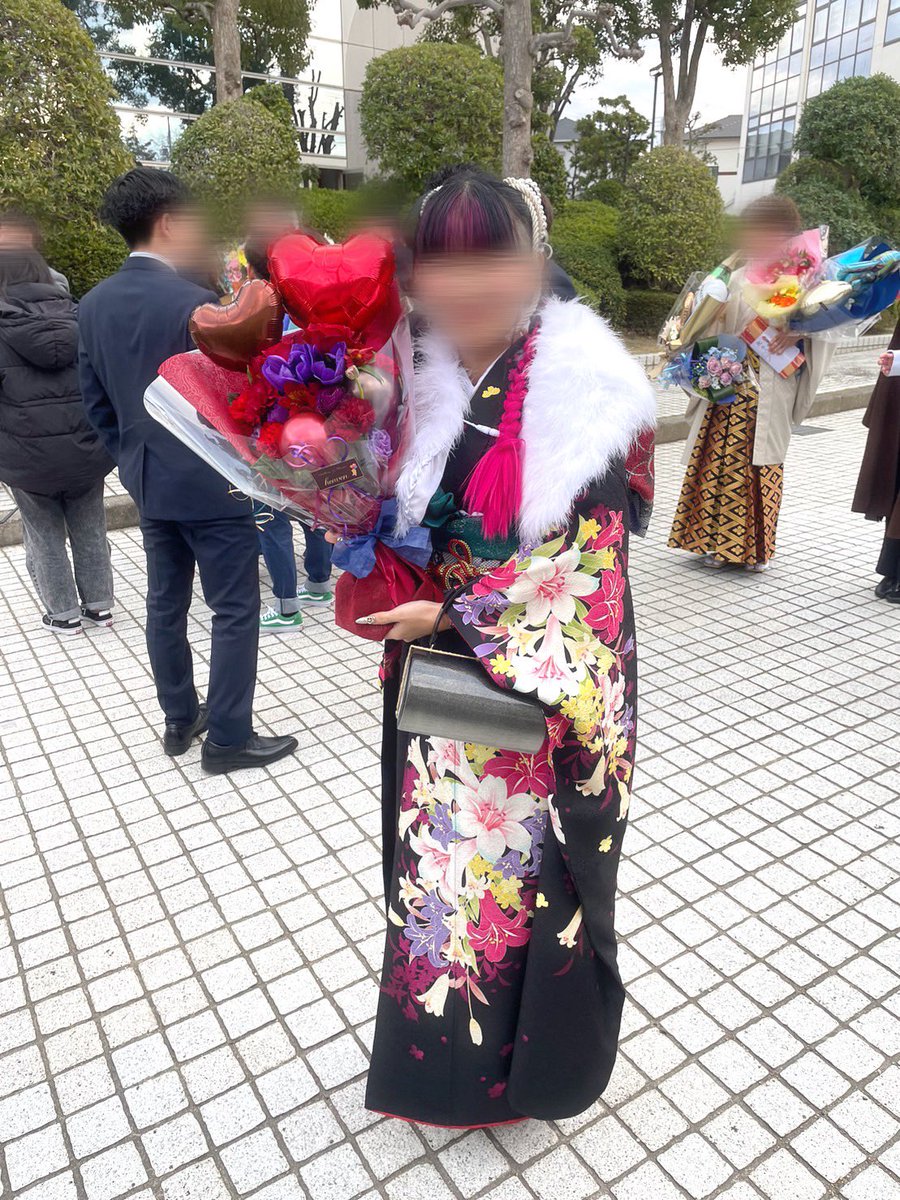 成人しました✌🏻2️⃣0️⃣

まだまだ子供やけど…
ライブもたくさん行けるように
大人の仲間入りガンバります！！！💪🏻🔥