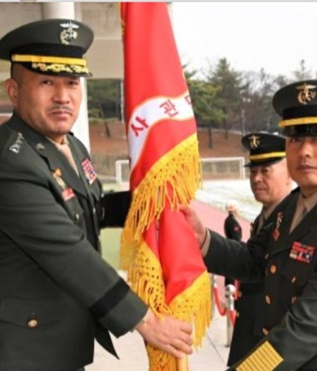 ohsuckmydickboy's tweet photo. #army #soldier #korean #Military #Militaryuniform #serviceperson #Marine #MarineCorps #beard #군인 #군복 #군화 #해병 https://t.co/aVrXeCP7in