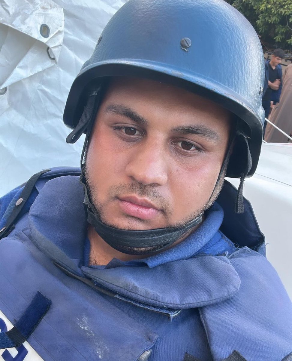MyPalestine0's tweet image. استشهاد الصحفي حمزة وائل الدحدوح نجل الصحفي الأستاذ وائل الدحدوح مدير مكتب قناة الجزيرة في غزة برفقة الصحفي مصطفى ثريا.